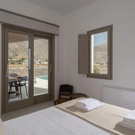 Rizes Santorini With Private Pool פריסה