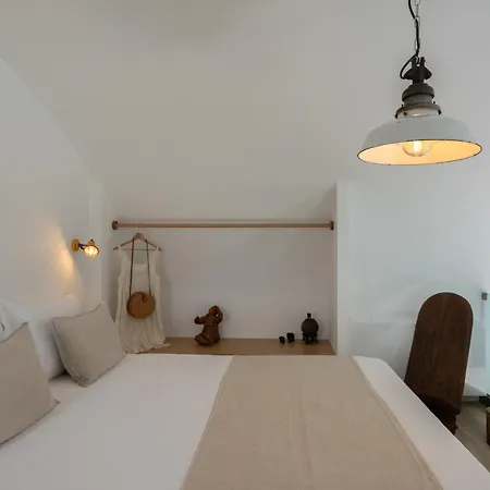 Rizes Santorini With Private Pool מלון פריסה